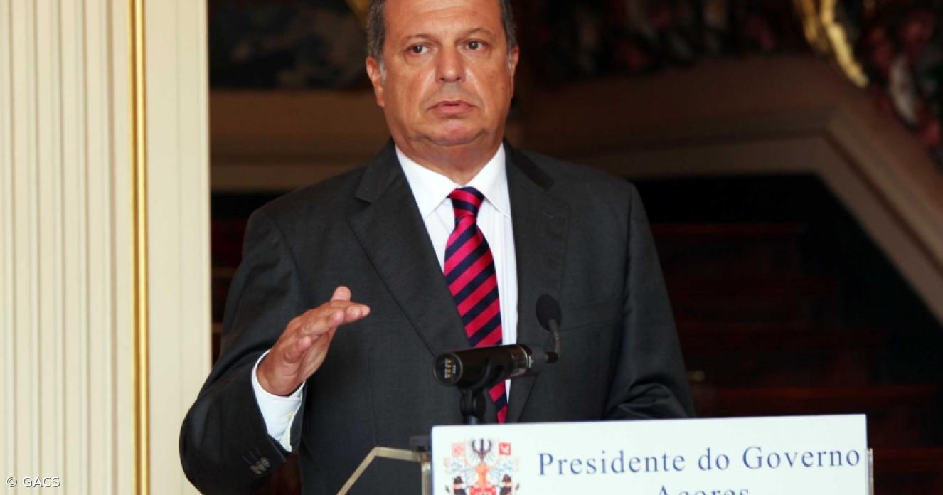 Carlos César