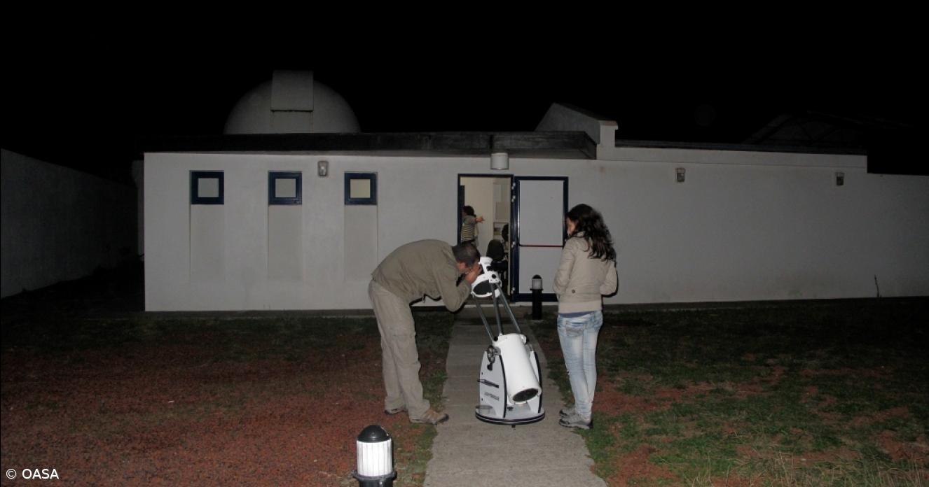 Observação do céu noturno no OASA
