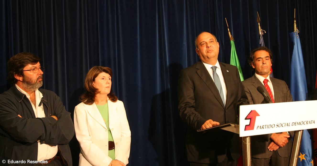 L�der o PSD/A�ores demite-se na sequ�ncia da derrota nas elei��es regionais