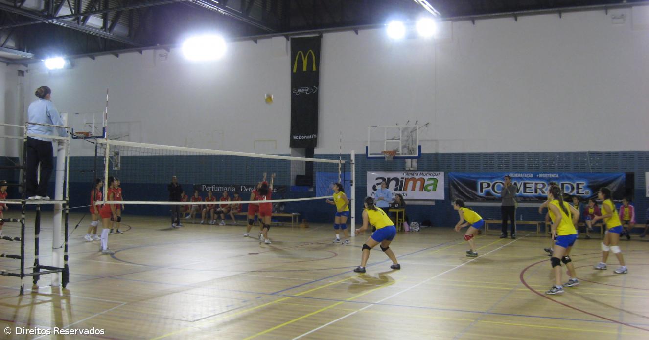 CDE Roberto Ivens apurado para a fase final do campeonato regional