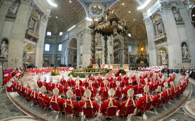 Conclave que vai eleger o sucessor de Bento XVI já começou
