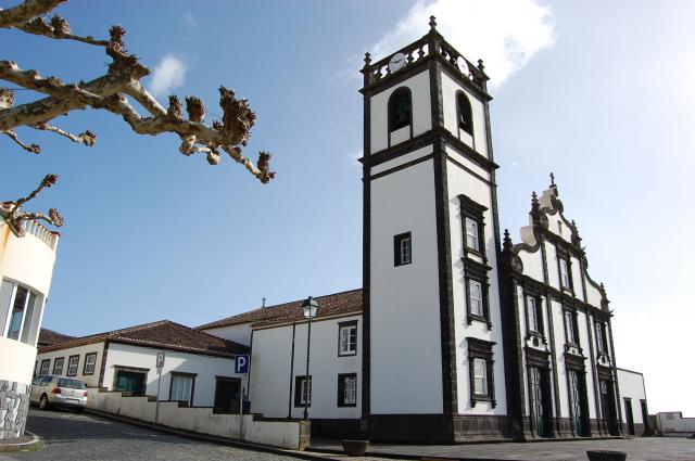Igreja Matriz da Lagoa acolhe mostra "Riscar o Património Monumental Religioso"