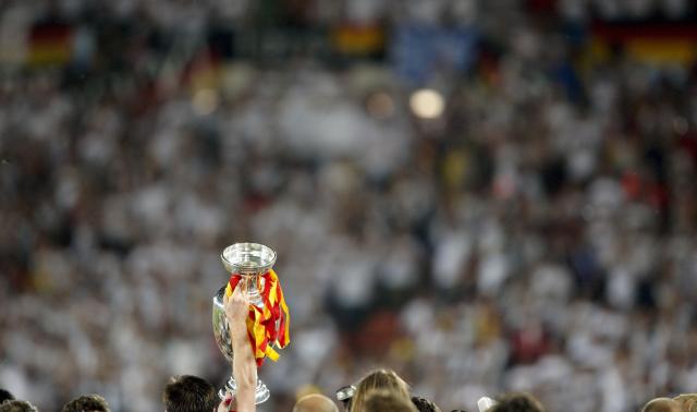 "Por fim" e "Campeões" nas manchetes da imprensa espanhola