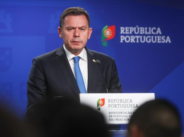 Montenegro quer “aprofundar relações comerciais” entre Portugal e Angola 