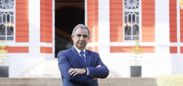 Agentes culturais dos Açores pedem intervenção de Bolieiro no pagamento de apoios
