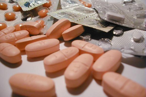 Estudo revela que muitos farmacêuticos não notificam reações adversas a medicamentos