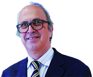 Carlos E. Pacheco Amaral - Professor Catedrático na Universidade dos Açores 