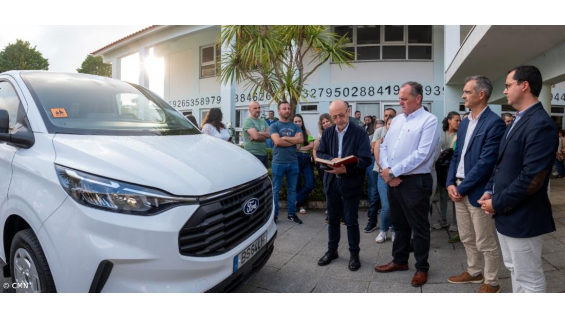 Município do Nordeste entregou viatura à Escola Básica e Secundária