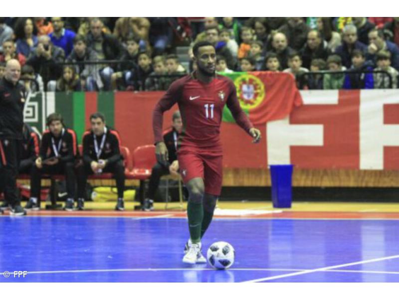 Portugueses Erick e Pany Varela candidatos a melhor jogador de futsal do  mundo - Açoriano Oriental