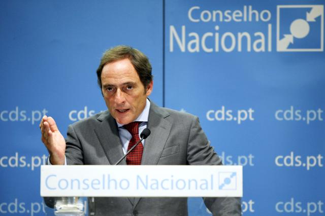 Paulo Portas assume responsabilidade pelo "prejuízo" causado pelo "contexto nacional"