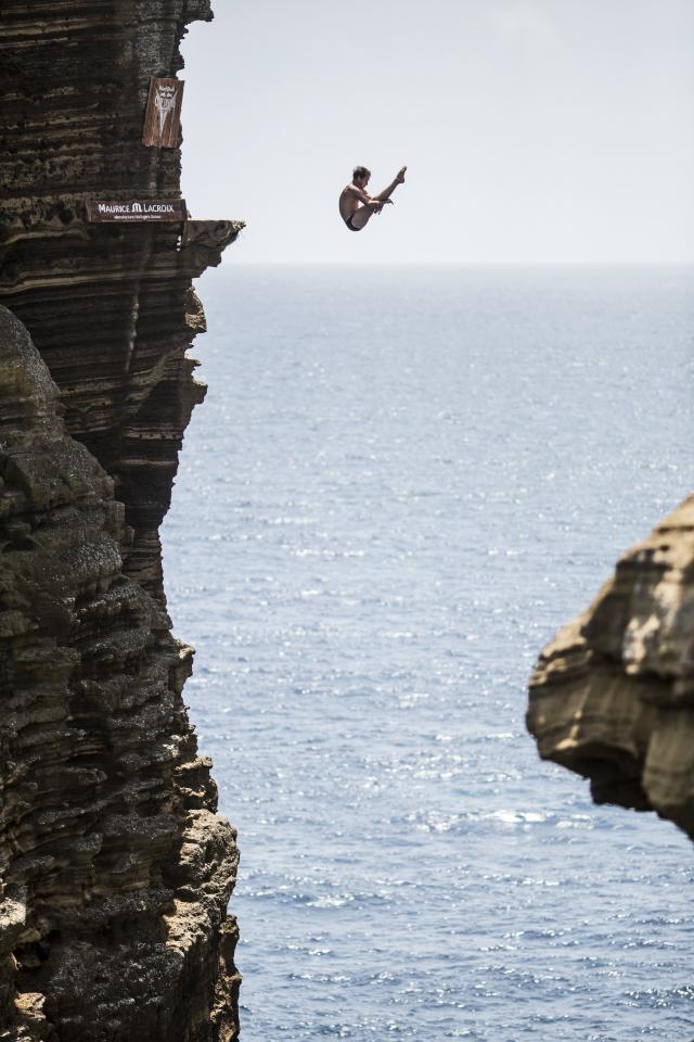 Saltadores do Red Bull Cliff Diving regressam a São Miguel