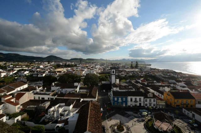 População idosa nos Açores supera a jovem numa década