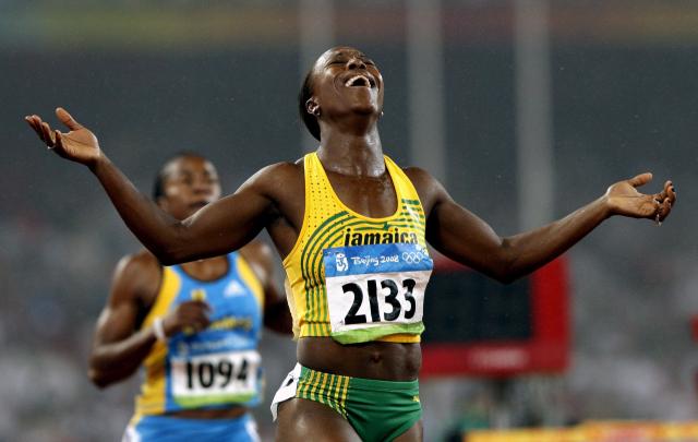 Campbell-Brown revalida título olímpico dos 200 metros