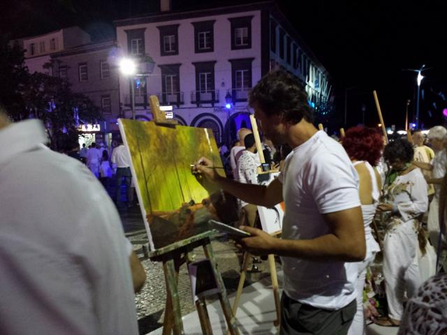Artistas dos Açores saem à rua no sábado para trabalhar ao vivo