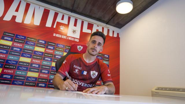 Bruno Almeida assina contrato até 2026