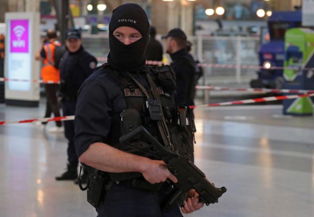 França eleva ao máximo o nível de alerta terrorista após ataque em Moscovo