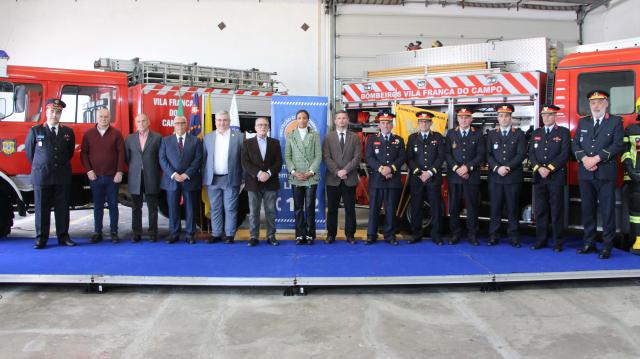 Governo entrega equipamentos aos bombeiros dos Açores