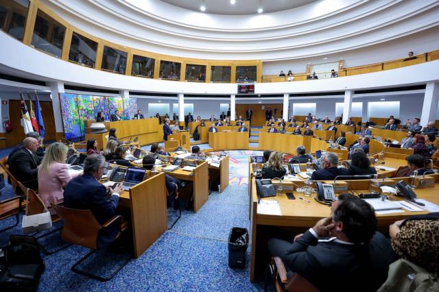 Oposição e Governo Regional trocam responsabilidades pelo aumento"galopante" da dívida nos Açores
