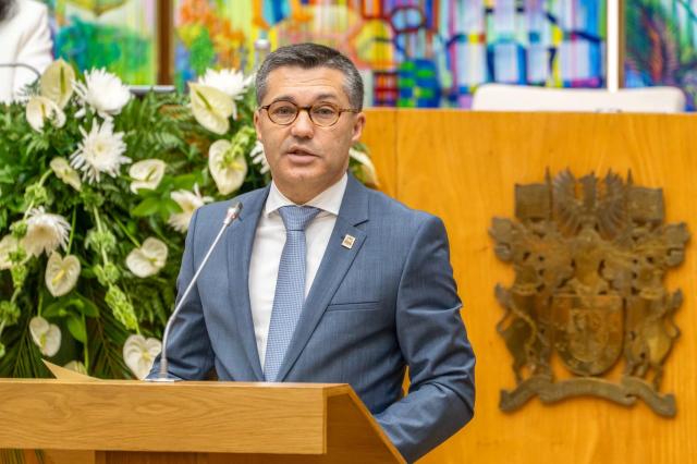 Parlamento açoriano recomenda plano estratégico para redução da despesa pública