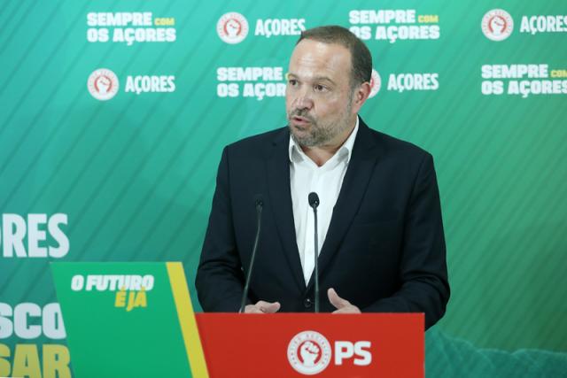 César assume derrota e promete redobrar reestruturação do PS