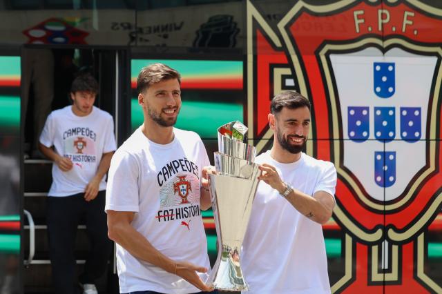 A euforia rapidamente passou a desilusão e revolta na chegada da seleção