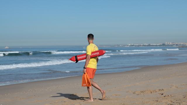 Zonas balneares ainda sem vigilância no arranque da época 