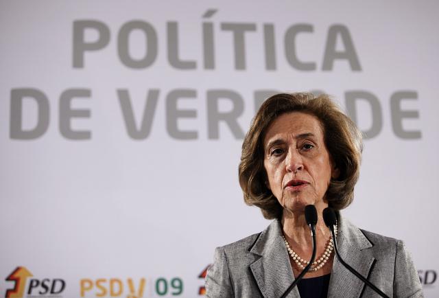 "O voto dos portugueses retirou a maioria absoluta ao PS"