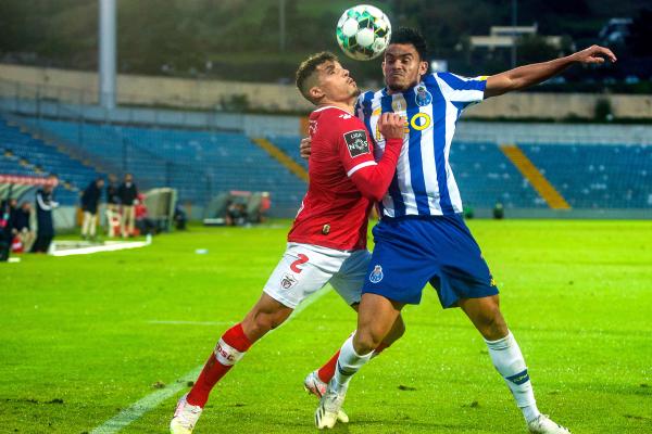 FC Porto vence nos Açores e sobe provisoriamente ao segundo lugar da I Liga