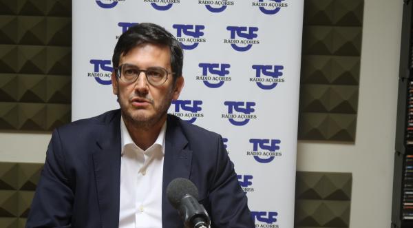 Líder da IL acusa Pedro Nuno Santos de "abrir porta a extremistas de esquerda"