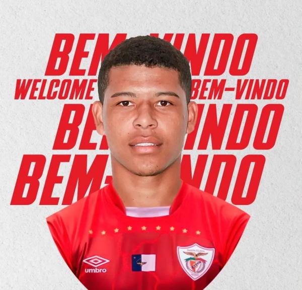 Avançado Vinícius Lopes chega ao Santa Clara por empréstimo do Botafogo