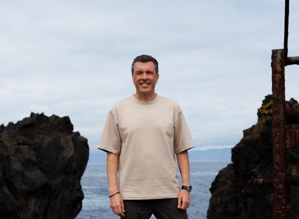 “Esta proximidade com o mar é algo que não tive durante a minha infância porque vivia 