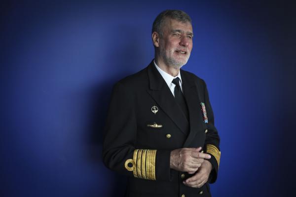 Presidenciais: Gouveia e Melo recusa discurso anti-imigração mesmo que perca votos