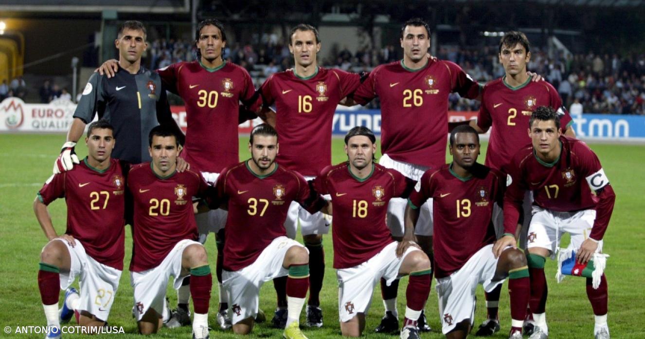 Составы че 2008 португалия. Сборная португалии 2008. Португалия 2008 состав. Euro 2008 pattern. Португалия 2008.